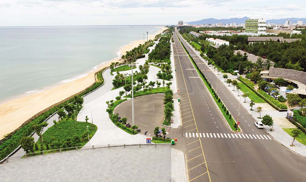 Đường ven biển là một trong những trục giao thông quan trọng, tạo hành lang động lực ven biển tỉnh Phú Yên 