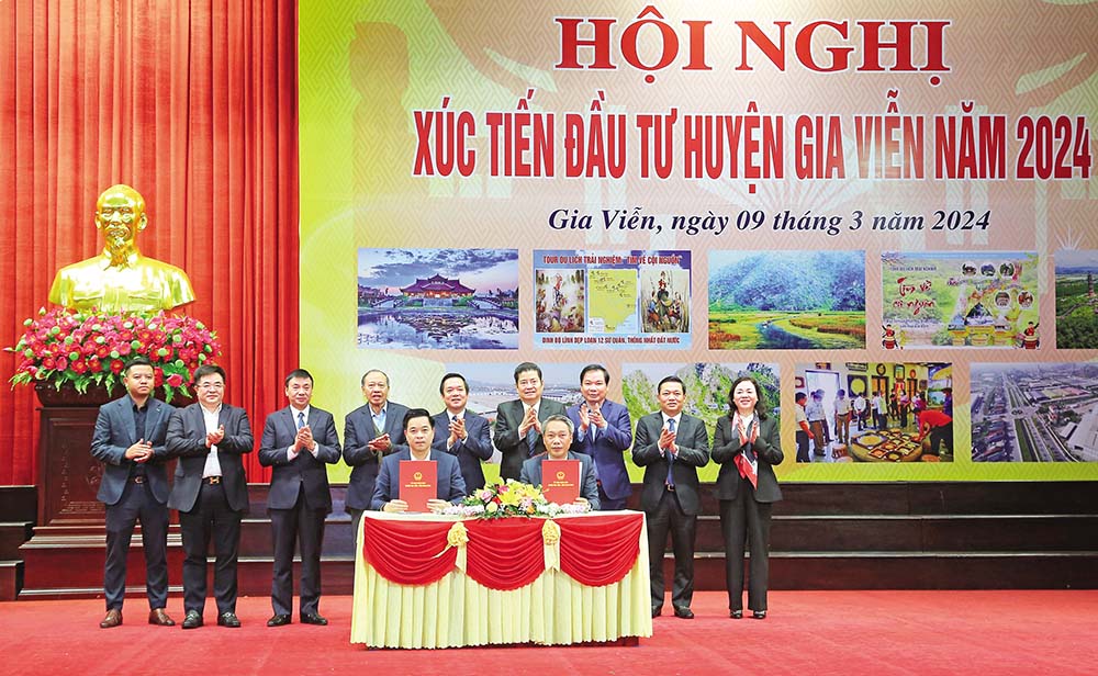 Lễ ký kết các biên bản ghi nhớ giữa UBND huyện Gia Viễn, Ban Quản lý các khu công nghiệp tỉnh với các doanh nghiệp, nhà đầu tư