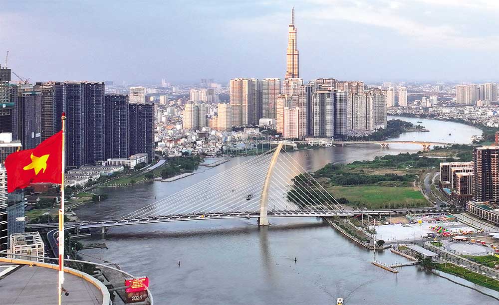 Công trình cầu Ba Son: Cầu Ba Son bắc qua sông Sài Gòn, kết nối giữa quận 1 với TP. Thủ Đức, được khởi công năm 2015 và thông xe vào dịp kỷ niệm 30/4/2022, với tổng vốn đầu tư gần 3.100 tỷ đồng. Cầu có chiều dài hơn 1.400 m với 6 làn xe; thiết kế dây văng với trụ tháp chính được xem là biểu tượng cổng chào từ trung tâm thành phố qua Khu đô thị mới Thủ Thiêm. Cầu Ba Son được kỳ vọng là điểm nhấn kiến trúc nổi bật trên sông Sài Gòn. 