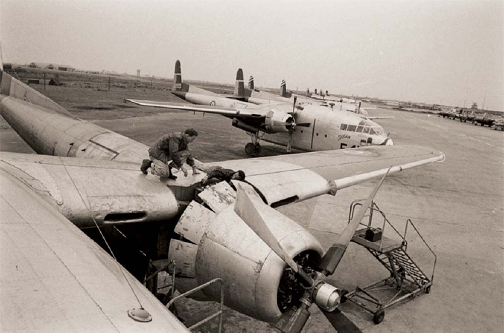 Đêm ngày 6, rạng ngày 7/3/1954, bộ đội địa phương tập kích sân bay Cát Bi, tiêu diệt 59 máy bay địch	 Ảnh: Tư Liệu
