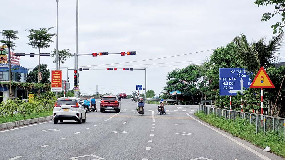 Những con đường được xây dựng từ vốn đầu tư công giúp giao thông trên địa bàn huyện Kiến Thụy thuận lợi hơn	Ảnh: Thanh Tân