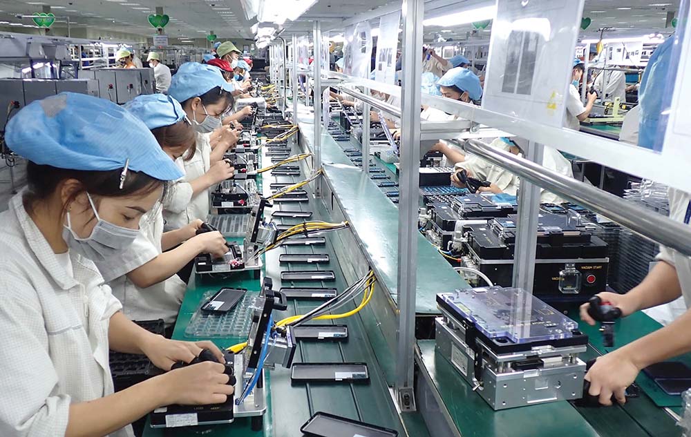 Các tập đoàn lớn như Samsung, LG… đều có nhà máy sản xuất ở Việt Nam để cung ứng hàng ra toàn cầu