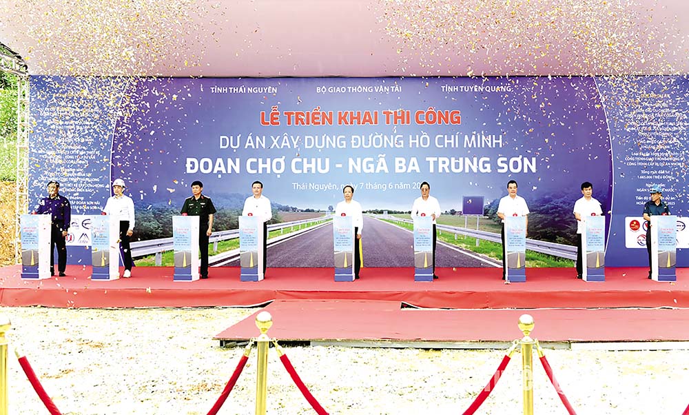Dự án Xây dựng đường Hồ Chí Minh, đoạn Chợ Chu - ngã ba Trung Sơn có giá bỏ thầu thấp hơn 25,1% so với giá dự toán