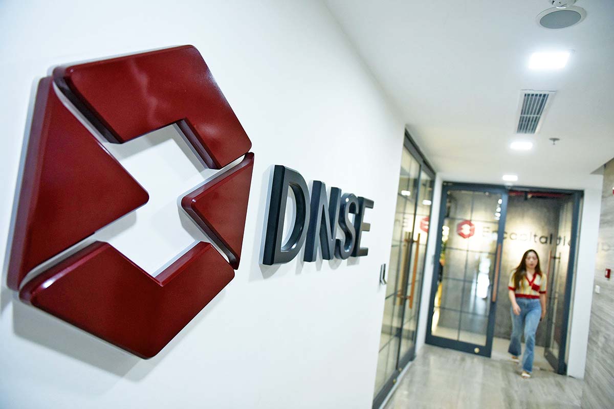 Công ty cổ phần chứng khoán DNSE là doanh nghiệp trong nước duy nhất tiến hành niêm yết trong nửa đầu năm 2024 và đã huy động thành công 36,9 triệu USD