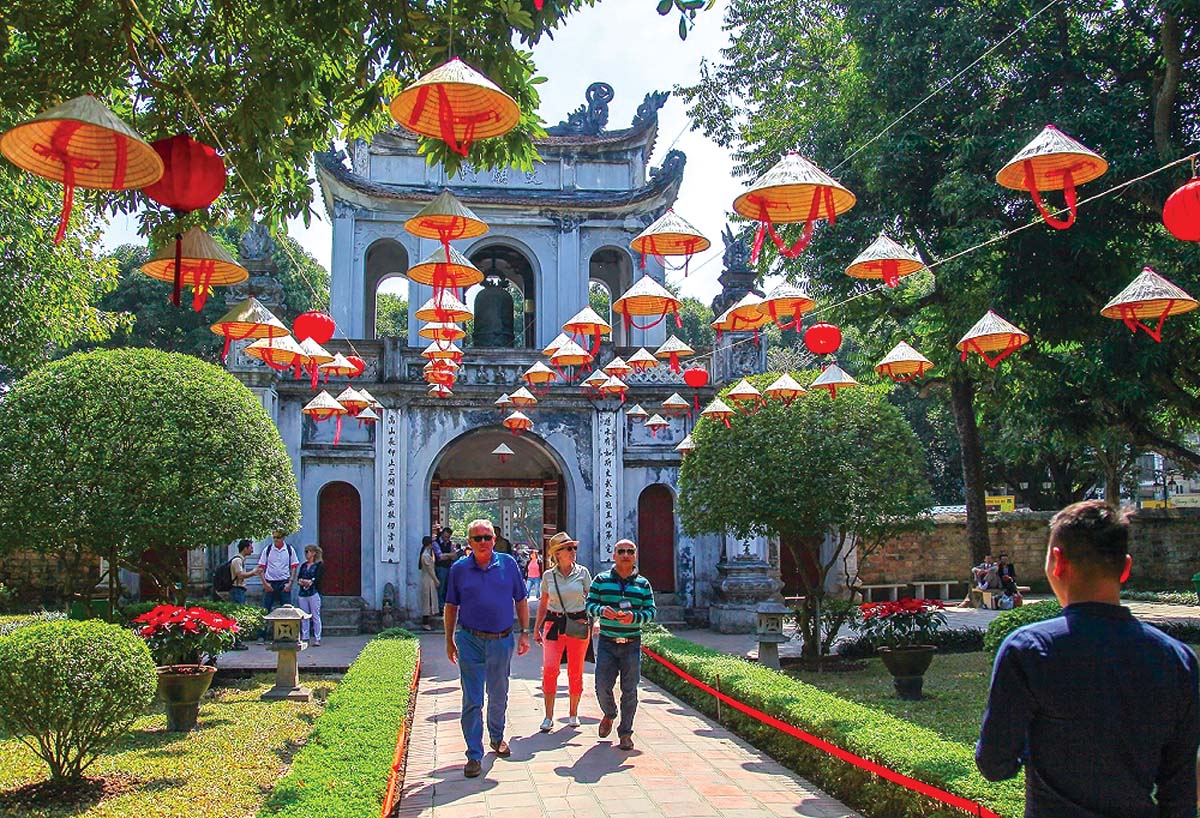 Ngành du lịch Thủ đô đang đứng trước cơ hội phát triển mới. Trong ảnh: Văn Miếu - Quốc Tử Giám, điểm du lịch nổi tiếng tại Hà Nội