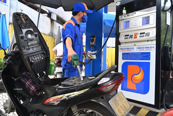 Trình UBTV Quốc hội giảm thuế môi trường với xăng dầu ngay trong ngày 4/7.