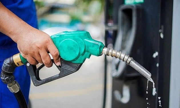 Bất cập về cơ cấu tính giá cơ sở xăng dầu thực tế đã được Bộ Công thương nêu ra không ít lần