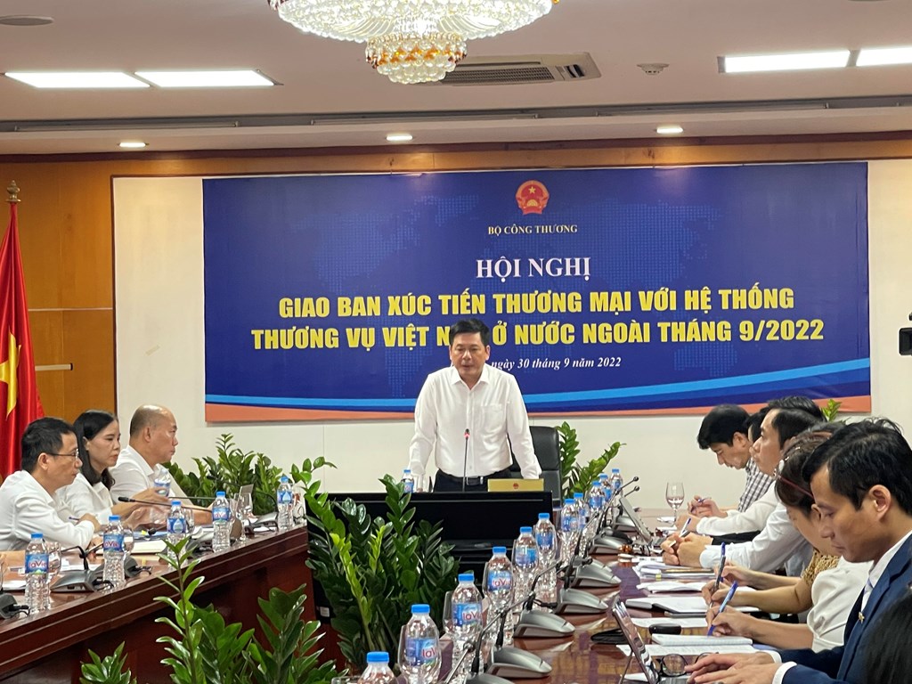  Bộ trưởng Công thương Nguyễn Hồng Diên khẳng định, xuất khẩu 9 tháng tăng trưởng cao là nhờ có sự đóng góp của các Thương  