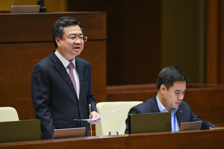 Bộ trưởng Xây dựng Nguyễn Thanh Nghị nhận trách nhiệm về việc chậm di dời Trụ sở các bộ ngành còn chậm.