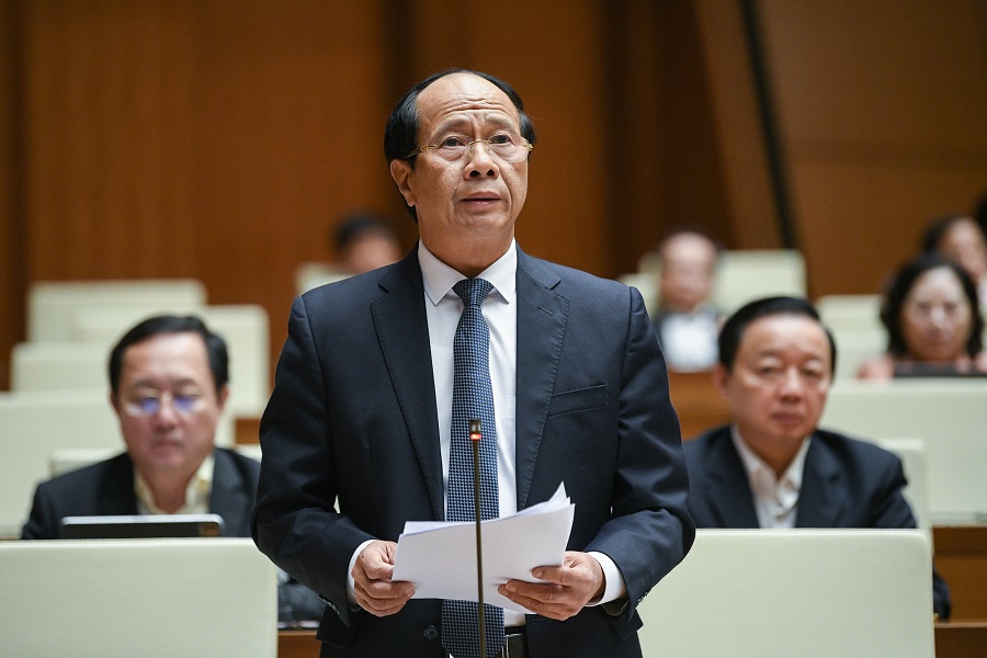 Phó Thủ tướng Lê Văn Thành báo cáo thêm các nội dung thuộc trách nhiệm của Chính phủ tại phiên chất vấn sáng 4/11.