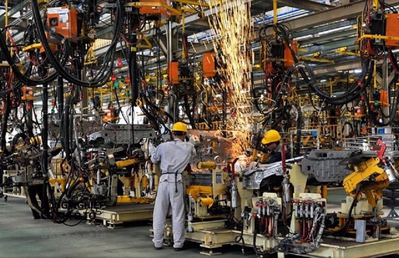 Sản xuất công nghiệp tăng chậm do đơn hàng giảm