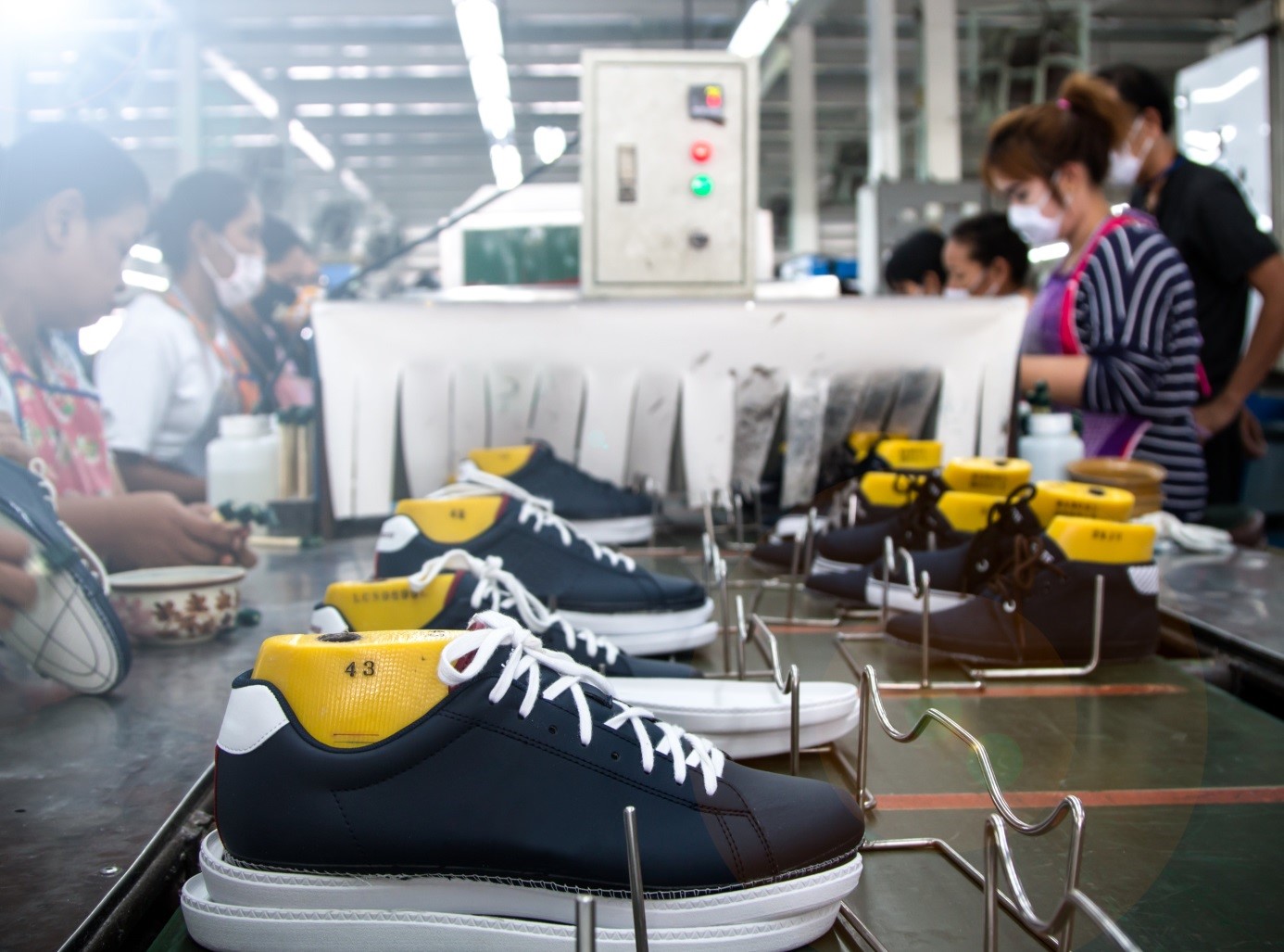 Doanh thu từ xuất khẩu giày dép, túi xách năm 2022 đạt 28 tỷ USD, tăng hơn 6 tỷ USD so với năm ngoái.