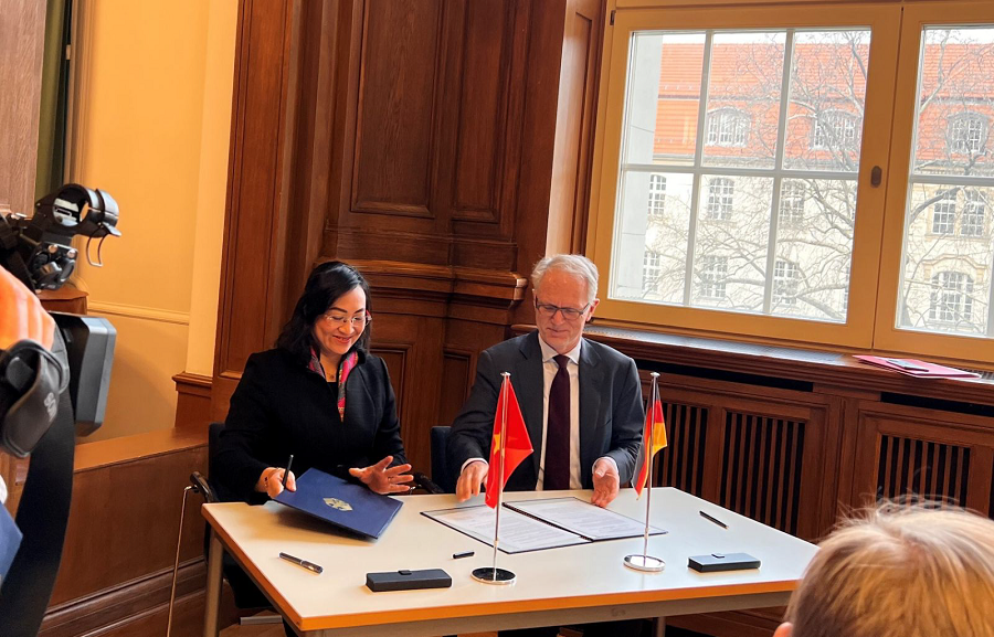 ký kết Biên bản Phiên họp lần hai Ủy ban hỗn hợp về Hợp tác kinh tế Việt Nam – Đức,