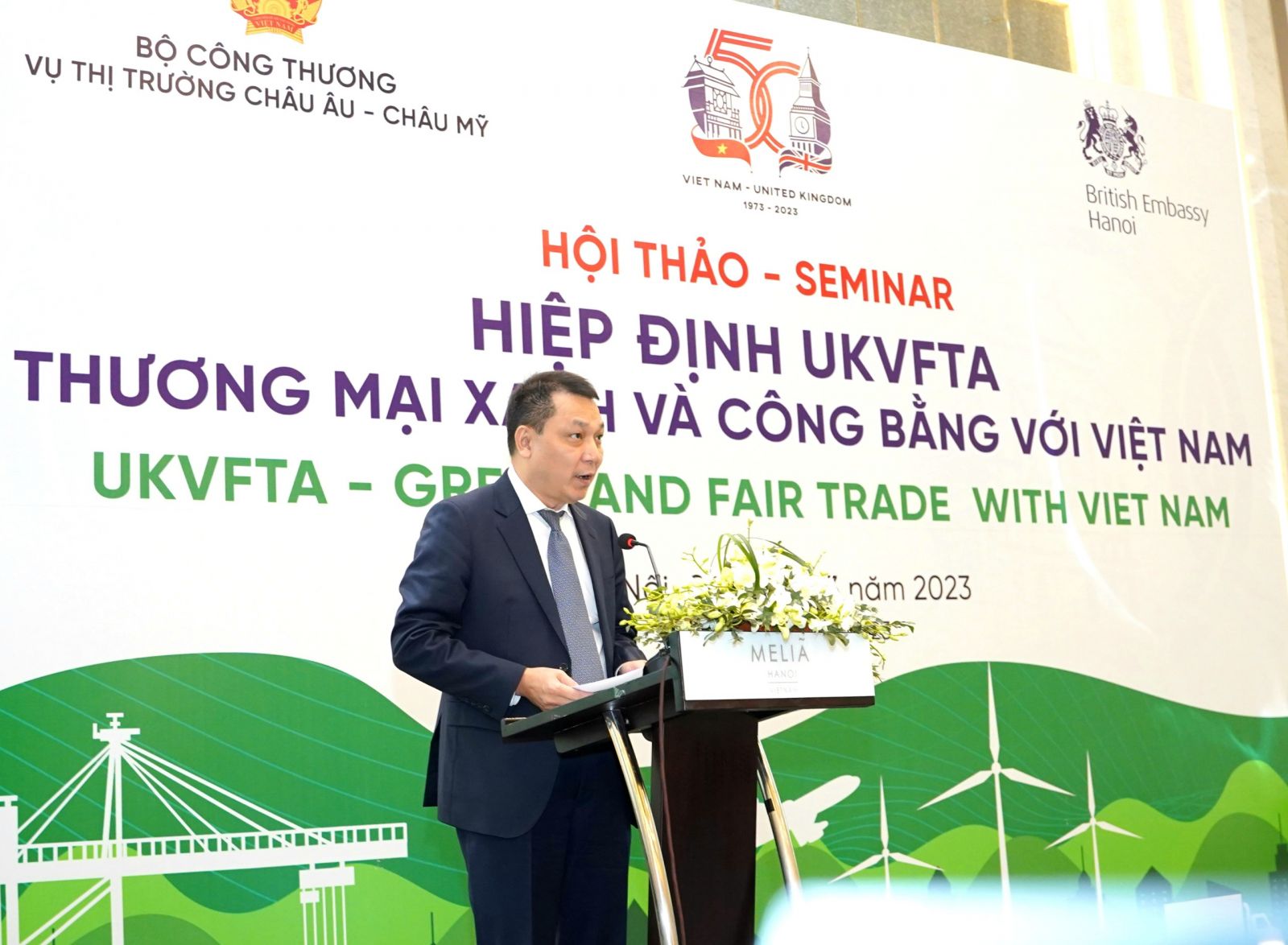 Thứ trưởng Bộ Công thương Đặng Hoàng An khẳng định, Việt Nam đang nỗ lực chuyển đổi sản xuất để xuất khẩu sản phẩm xanh sang Anh quốc.