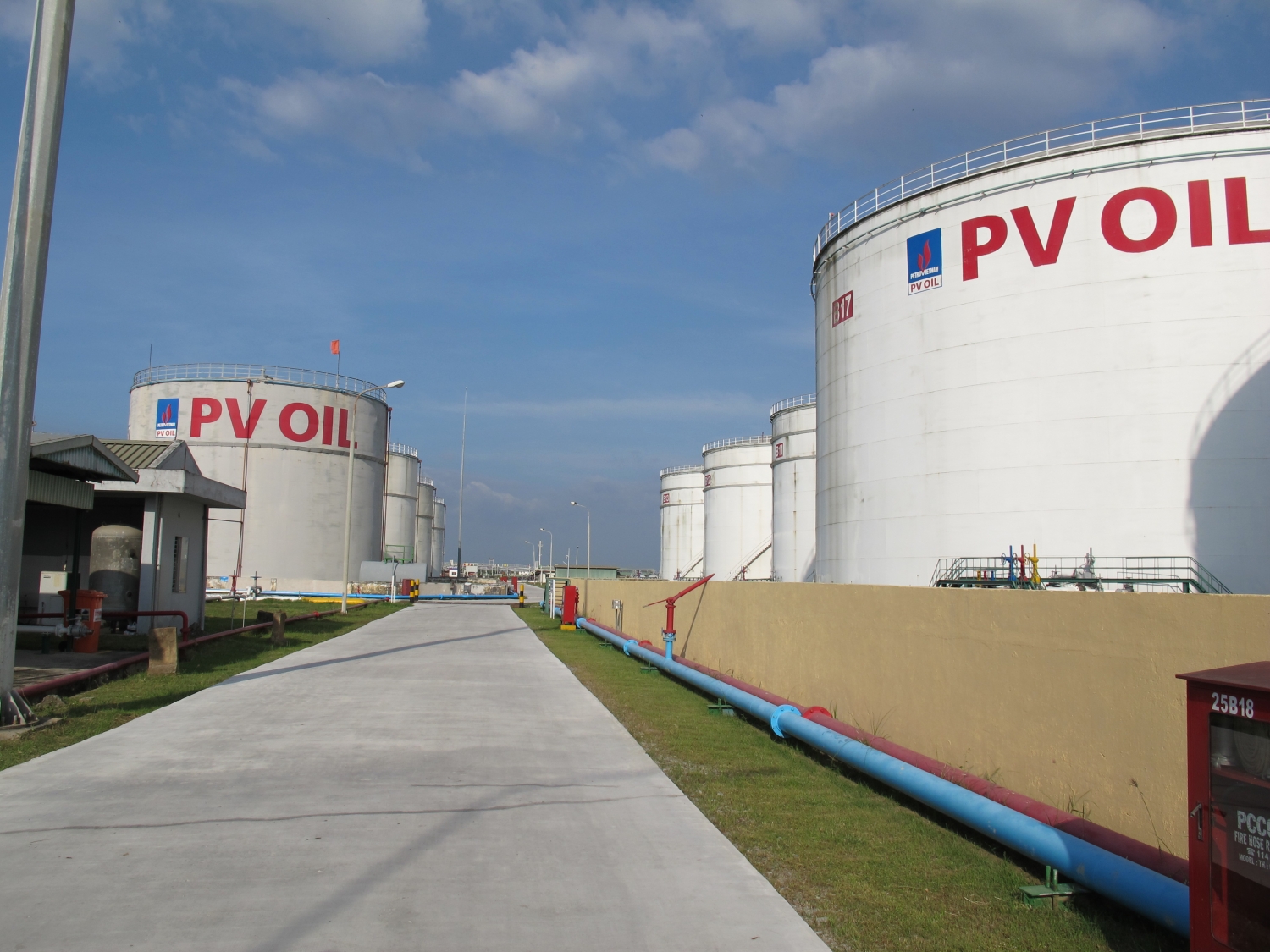 5 tháng 2023, Việt Nam chi hơn 4 tỷ USD nhập khẩu xăng dầu, giảm 18,5% so với cùng kỳ.