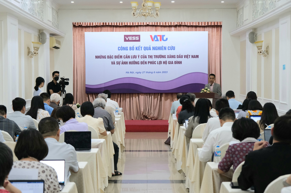 Ông Nguyễn Đức Thành, Giám đốc VESS cho rằng,  thị trường xăng dầu Việt Nam có tính độc quyền bán cao, dẫn tới rủi ro đứt gãy chuỗi  cung ứng.