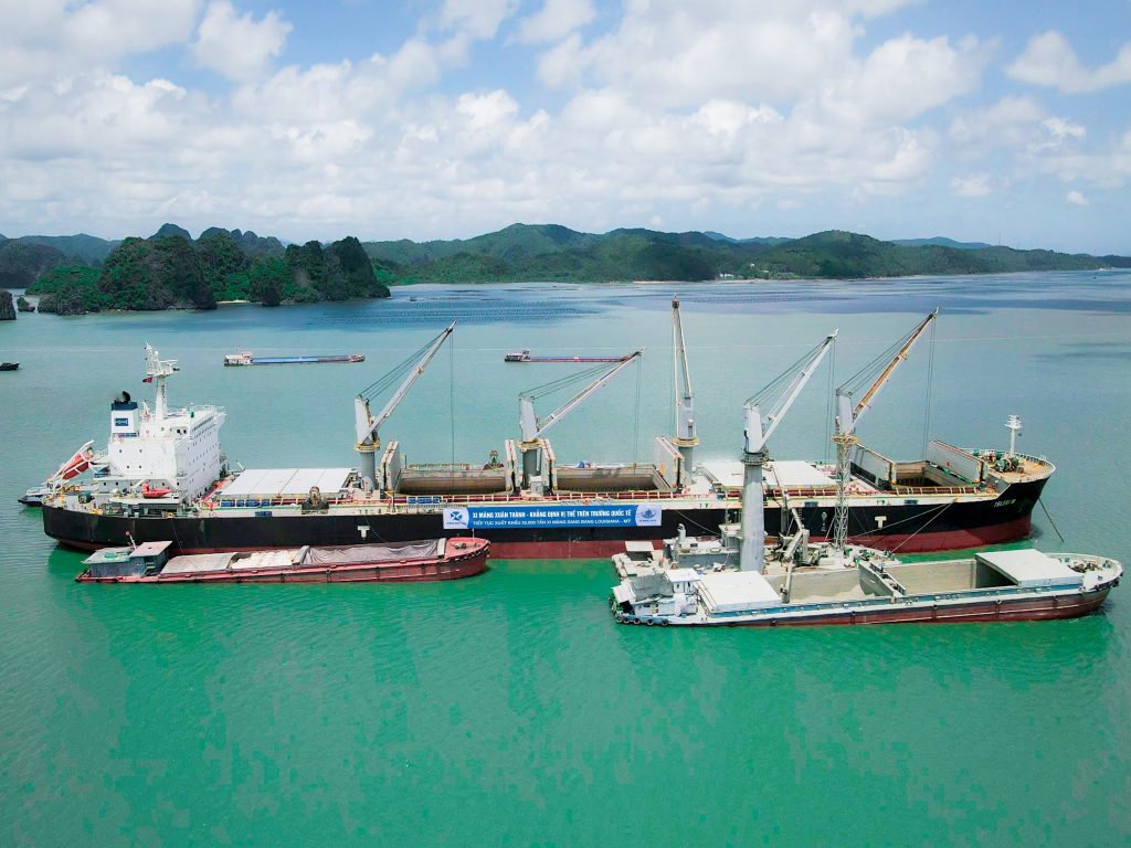 Xi măng Xuân Thành vừa xuất khẩu 55.000 tấn xi măng sang Mỹ.