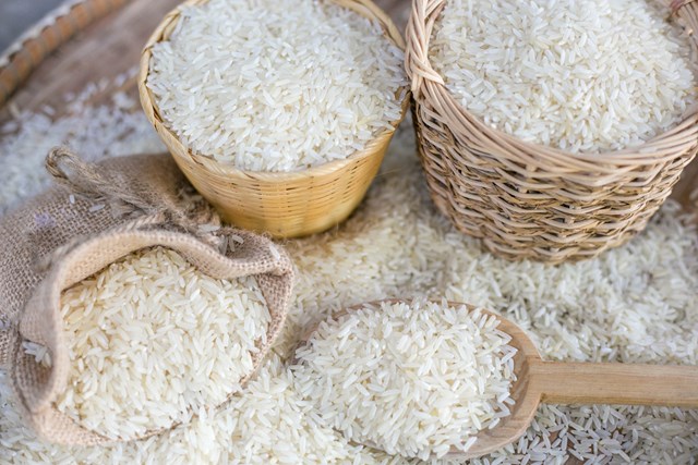 Giá gạo xuất khẩu của Việt Nam tiếp đà đi lên sau khi huế 20% đối với xuất khẩu gạo đồ từ cuối tuần qua.