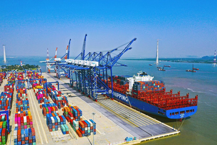 Nhập khẩu nguyên liệu phục vụ làm hàng xuất khẩu đã tăng trong tháng 8.