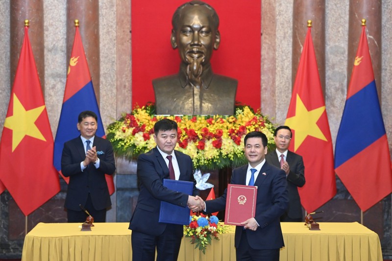 ộ trưởng Bộ Công Thương Việt Nam và Bộ trưởng Bộ Lương thực, Nông nghiệp và Công nghiệp nhẹ Mông Cổ ký Bản ghi nhớ về thương mại gạo bền vững 