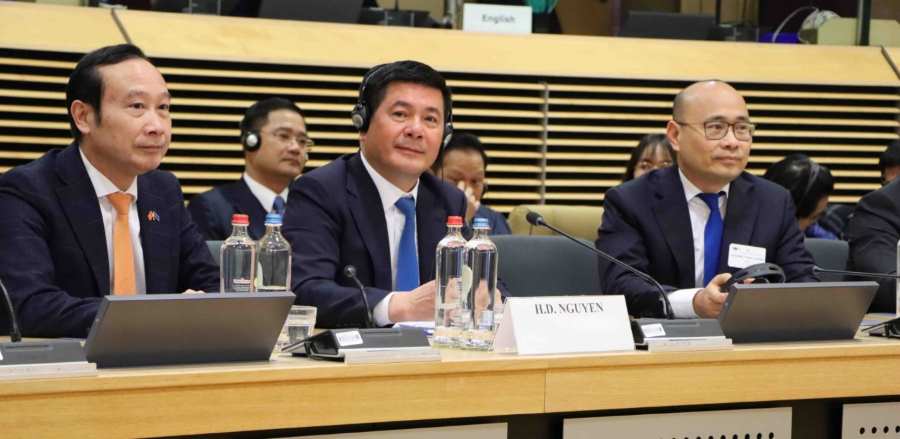 Bộ trưởng Công thương Nguyễn Hồng Diên tại  phiên họp lần thứ 3 của Ủy ban Thương mại Hiệp định Thương mại tự do Việt Nam-EU.
