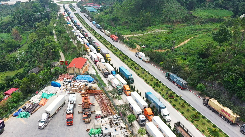 Thủ tướng yêu cầu trước mắt hỗ trợ khai thác tuyến vận tải container đường sắt liên vận quốc tế Việt - Trung để tăng lượng hàng hóa nông, lâm, thủy sản...