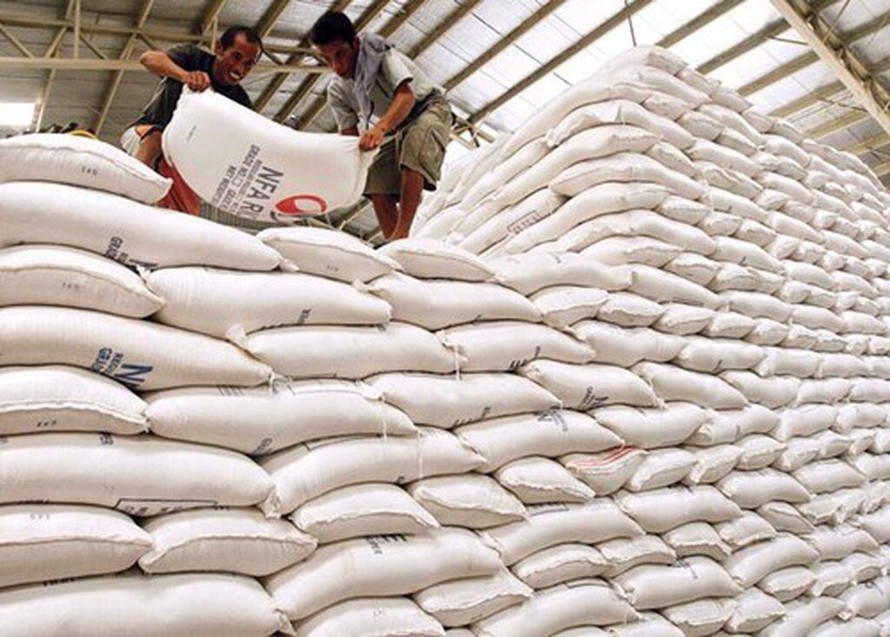 Tổng cục Dự trữ Nhà nước đang Lựa chọn nhà thầu thực hiện 196 gói thầu, mua 220.000 tấn gạo nhập kho dự trữ.
