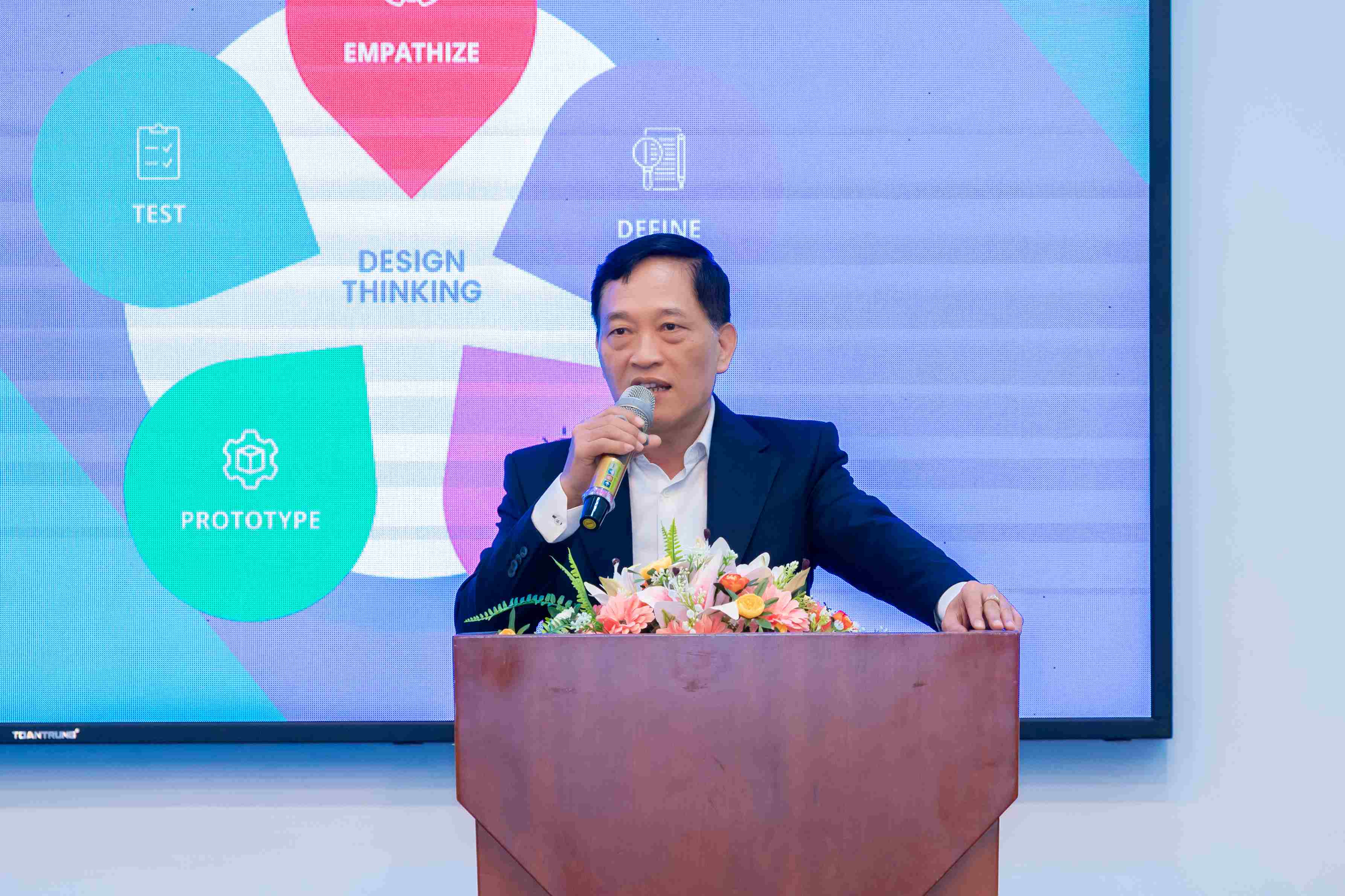 Ông Trần Văn Tùng, Thứ trưởng Bộ Khoa học Công nghệ chia sẻ tại họp báo.