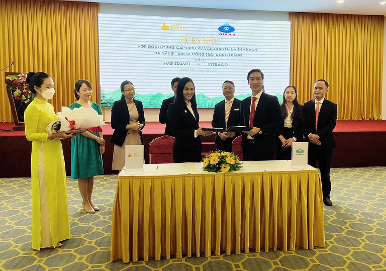 FVG Travel và Công ty VITRACO kí kết hợp tác cung cấp dịch vụ vận chuyển hành khách từ Đà Nẵng đến Khu du lịch sinh thái Cổng Trời Đông Giang.