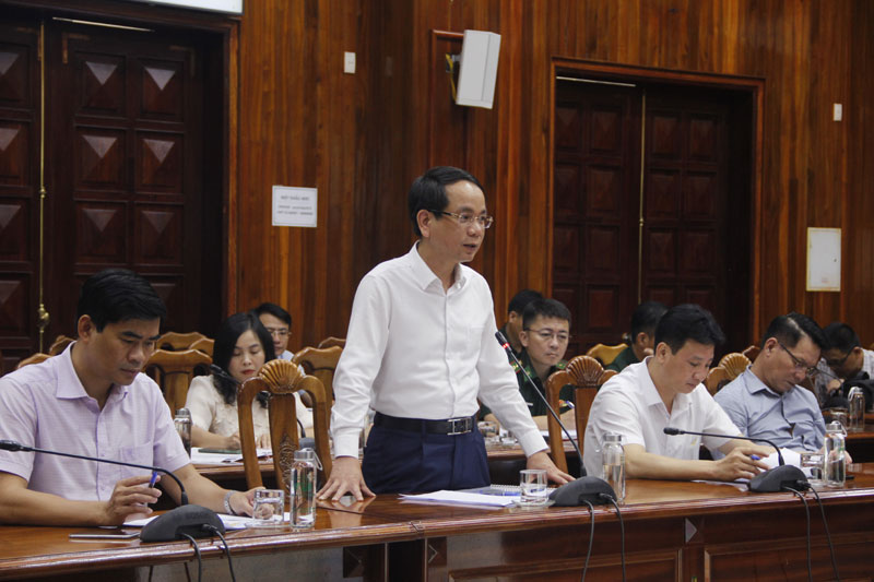 Phó Chủ tịch UBND tỉnh Quảng Bình, ông Phan Mạnh Hùng yêu cầu, quy hoạch cảng biển bám sát nội dung quy hoạch phát triển chung của tỉnh.