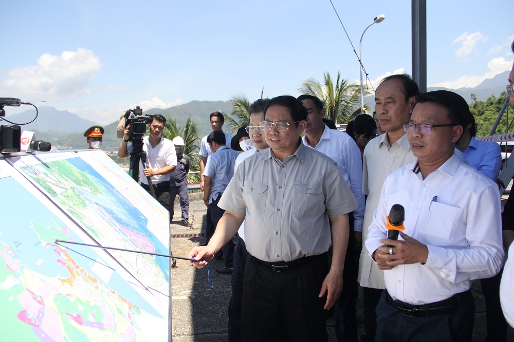 Thủ tướng Chính phủ Phạm Minh Chính kiểm tra thực địa Dự án Cảng Liên Chiểu.