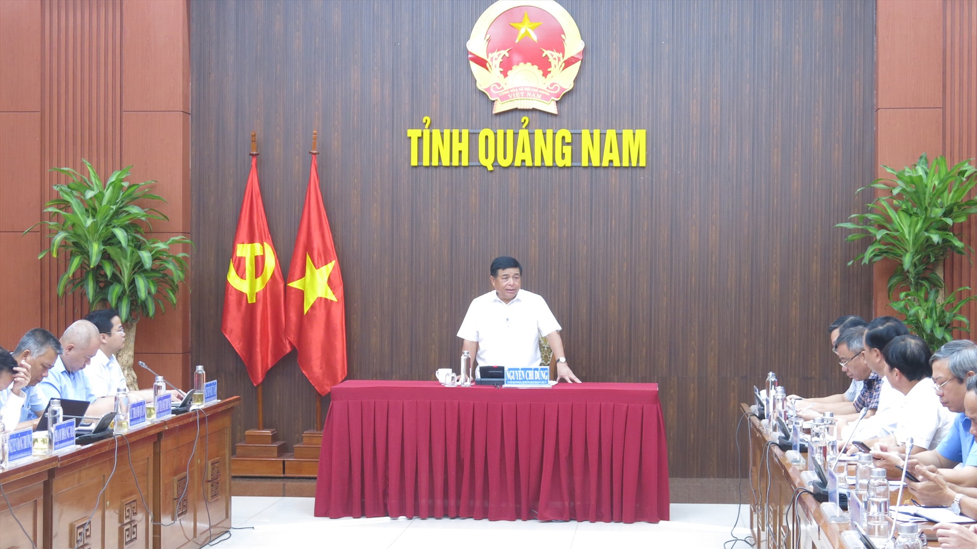 Bộ trưởng Kế hoạch và Đầu tư Nguyễn Chí Dũng, Tổ trưởng Tổ công tác số 5 của Chính phủ về đôn đốc giải ngân vốn đầu tư công làm việc với tỉnh Quảng Nam trong tháng 7/2022.