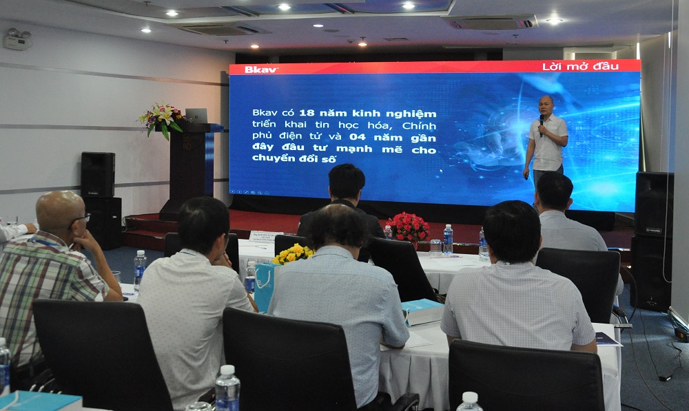 Ông Nguyễn Tử Quảng - CEO, Chủ tịch tập đoàn công nghệ Bkav, giới thiệu phương pháp luận về chuyển đổi số tại thành phố Đà Nẵng.