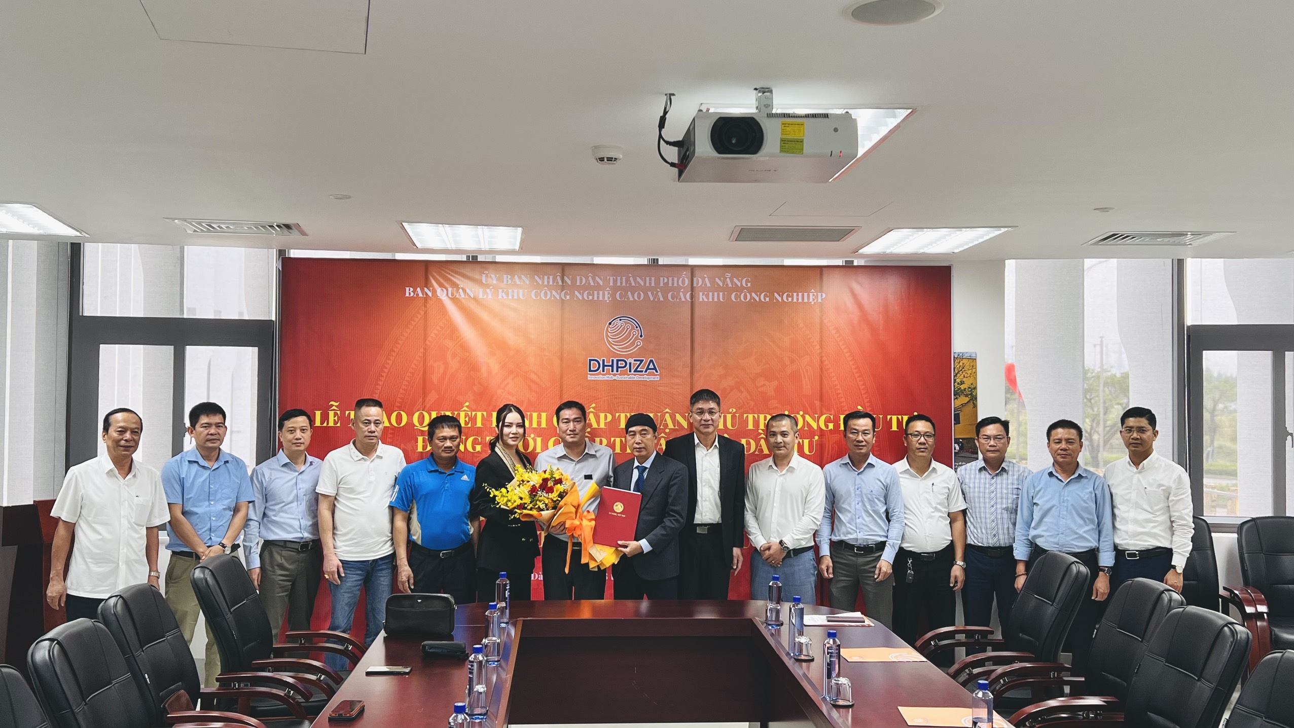 Ban Quản lý Khu công nghệ cao và các khu công nghiệp Đà Nẵng cho biết, đơn vị đã trao Quyết định chấp thuận chủ trương đầu tư đồng thời chấp thuận nhà đầu tư Dự án Trung tâm nghiên cứu và lưu trữ mô - Tế bào gốc Châu Á.