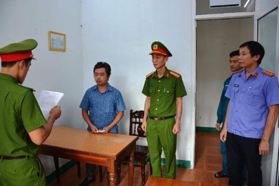 Công an tỉnh Quảng Nam thực hiện bắt giữ đối với Nguyễn Hoàng Minh.