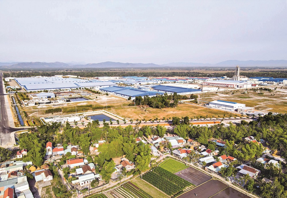 Tỉnh Quảng Nam đang tiến hành đầu tư xây dựng nhiều khu công nghiệp.