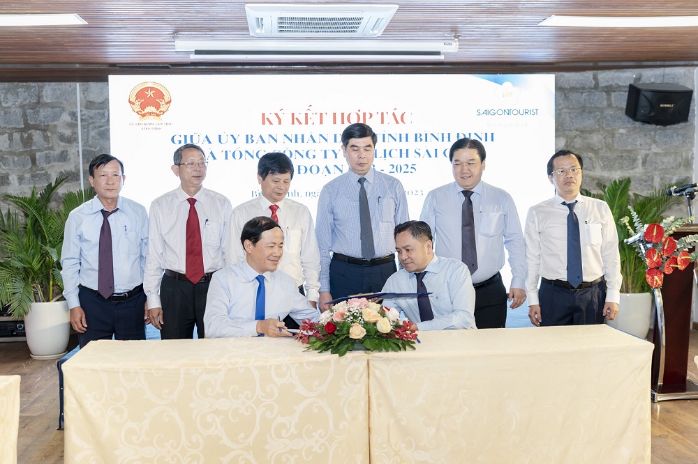 Lãnh đạo UBND tỉnh Bình Định và Saigontourist Group ký kết thoả thuận hợp tác phát triển du lịch giai đoạn 2023- 2025.
