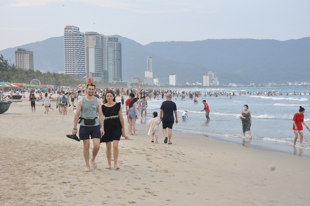 Thành phố Đà Nẵng đón hơn 321.000 lượt khách trong dịp nghỉ lễ.
