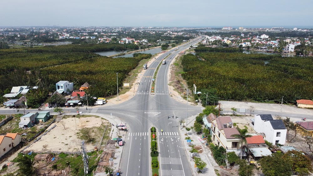 Tuyến đường ven biển nối tỉnh Quảng Nam với Thành phố Đà Nẵng.