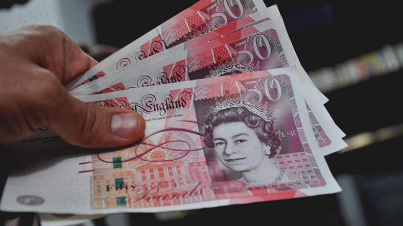 Đồng bảng Anh rớt giá mạnh so với đồng đô la Mỹ trong bối cảnh giới đầu tư lo ngại triển vọng kinh tế Anh trở nên u ám trong thời gian tới. Ảnh: AFP