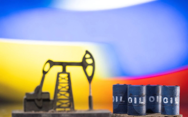 Mỹ và các đồng minh phương Tây đang tìm cách gia tăng trừng phạt lên các sản phẩm dầu mỏ Nga sau khi chính sách trần giá 60 USD/thùng đối với dầu mỏ Nga không phát huy nhiều tác dụng. Ảnh: Reuters 