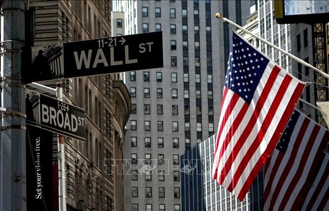 Theo kết quả khảo sát của Wall Street Journal vào tháng 4/2023, các nhà phân tích đã đặt cược xác suất suy thoái kinh tế Mỹ vào một thời điểm nào đó trong 12 tháng tới là trên 50%. Ảnh: AFP
