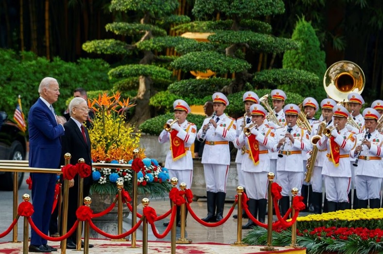Chiều 10/9， Lễ đón chính thức Tổng thống Mỹ Joe Biden được tổ chức trọng thể tại Phủ Chủ tịch theo nghi thức cao nhất dành cho nguyên thủ quốc gia. Ảnh: Reuters