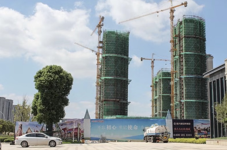 Dự án “Thành phố Du lịch Văn hóa Evergrande” bị tạm dừng xây dựng ở thành phố Thái Thương, tỉnh Giang Tô, Trung Quốc. Ảnh: AFP