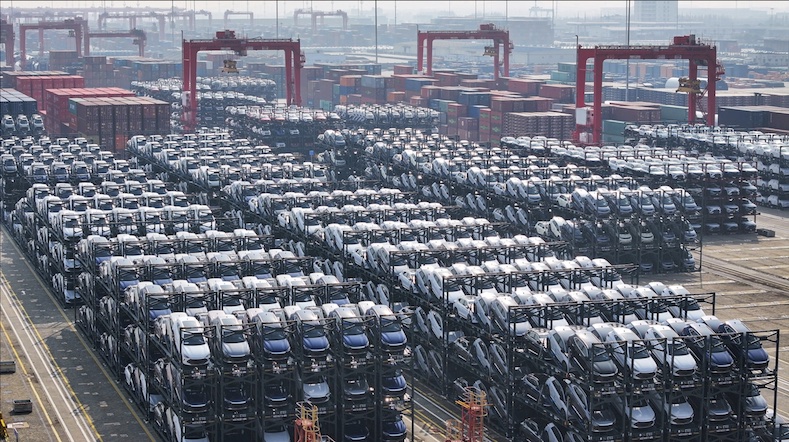 Xe điện BYD tập kết tại bến container quốc tế thuộc cảng Thái Thương, thành phố Tô Châu, Trung Quốc. Ảnh: AFP