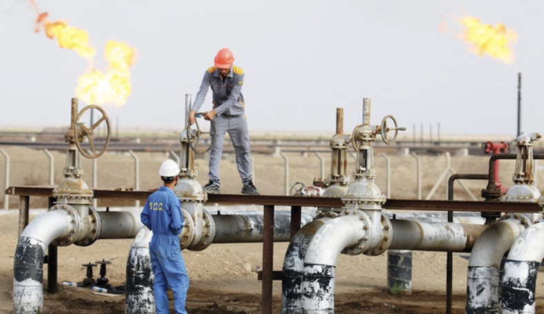 Dầu thô WTI và dầu thô Brent đã lần lượt trượt giá 3% và 3,4% kể từ ngày 12/4 đến nay. Ảnh: AFP