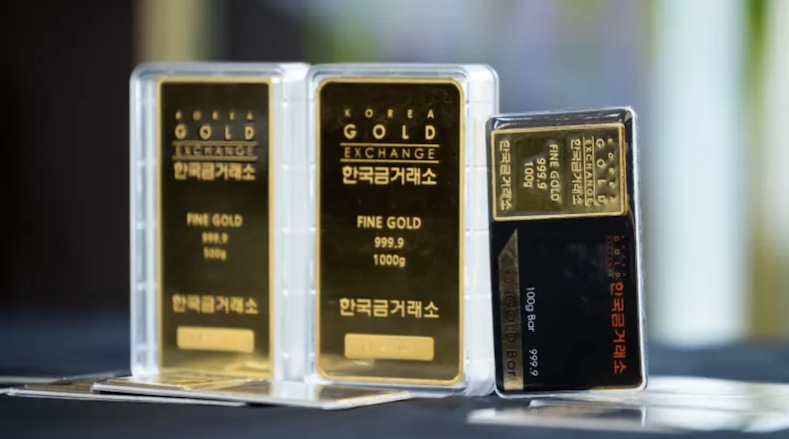 Vàng miếng được bày bán tại cửa hàng Korea Gold Exchange ở thủ đô Seoul, Hàn Quốc. Ảnh: Bloomberg