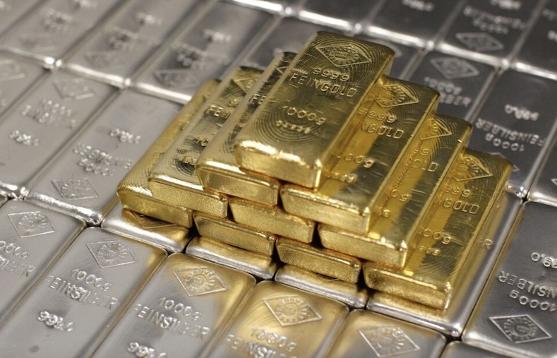 Bạc được cho là kim loại quý đang có vị thế tốt nhất để hưởng lợi từ giá vàng tăng cao. Ảnh: Reuters