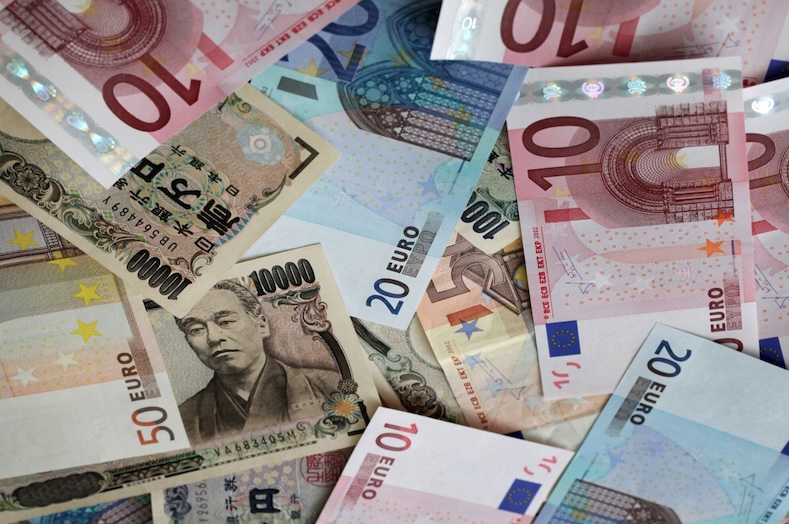 Tỷ giá cặp euro-yên đã tăng khoảng 30 yên mỗi euro kể từ tháng 9/2022. Ảnh: Bloomberg