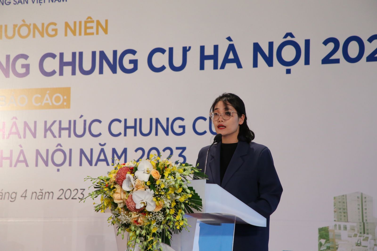  REATIMES Bà Bùi Thị Hương - Trưởng phòng Dự án chiến lược, Viện Nghiên cứu bất động sản Việt Nam trình bày Báo cáo 